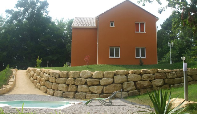 Guesthouse “La Colline Des Endrevies” with Shared Pool, Shared Terrace and Wi-Fi