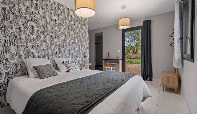 Guesthouse 'Graphique' with Mountain View, Wi-Fi and Air Conditioning