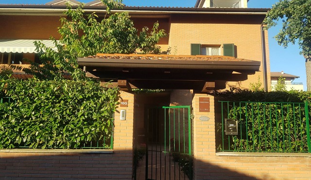 Guesthouse "La Quercia Fiorita " accommodation bright villa