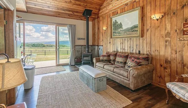 Guesthouse on horse farm adjacent to Letchworth State Park