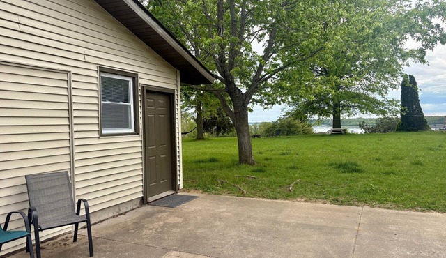 Guesthouse on Mississippi River Estate