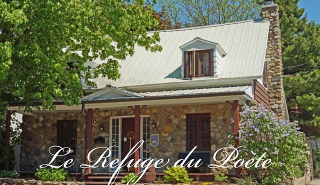 Guesthouse Refuge du Poète Montreal-Longueuil