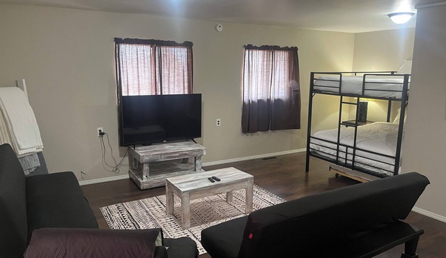 Guesthouse Sleeps 7 Kitchen Washer Dryer Dishwasher New Queens
