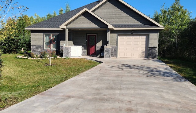 Guesthouse w/Heated garage/Fib intern/EV near MTU