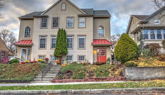 Guesthouse West Lawn, Wyomissing, Sinking Spring 1