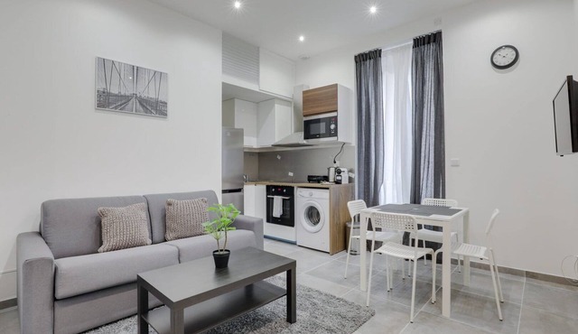 GuestReady - Beautiful minimalist central flat
