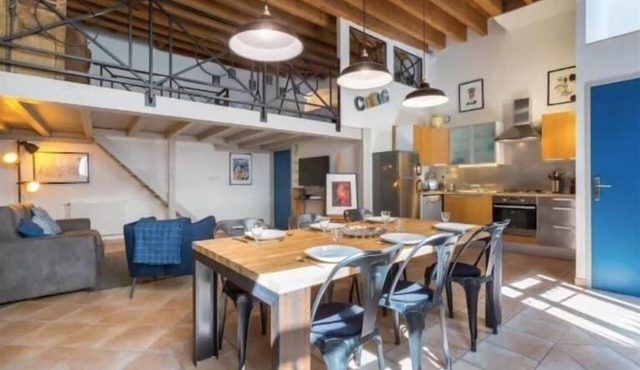 GuestReady - Bright and Modern Croix-Paquet Loft