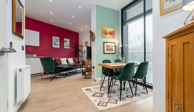 GuestReady – Chic 2BR Flat in Hackney