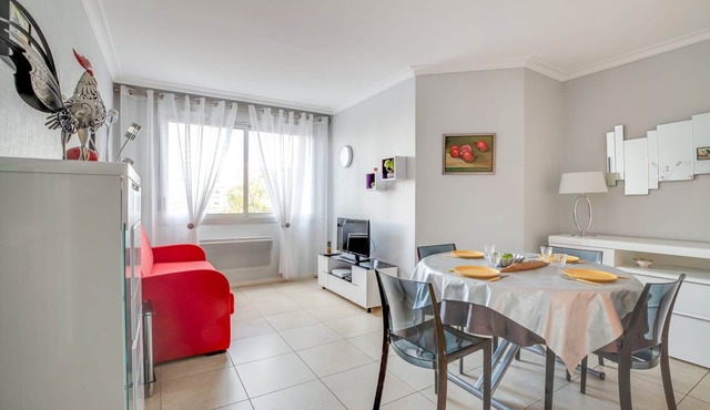 GuestReady - Chic and convenient near the train
