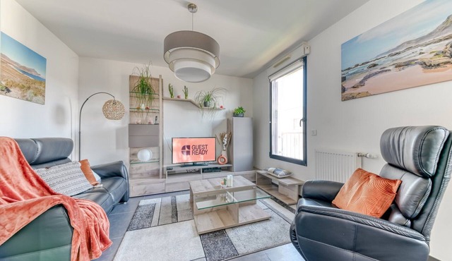 GuestReady - Chic stay with jacuzzi and parking