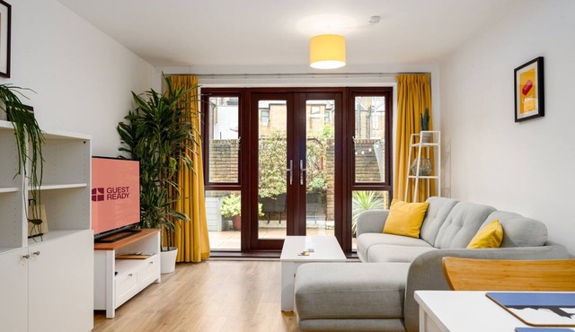 GuestReady - Contemporary living in London