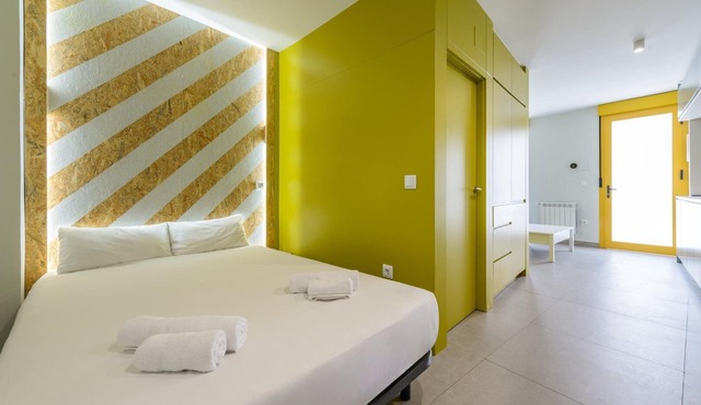 GuestReady Essential - Trendy Madrid Studio 1