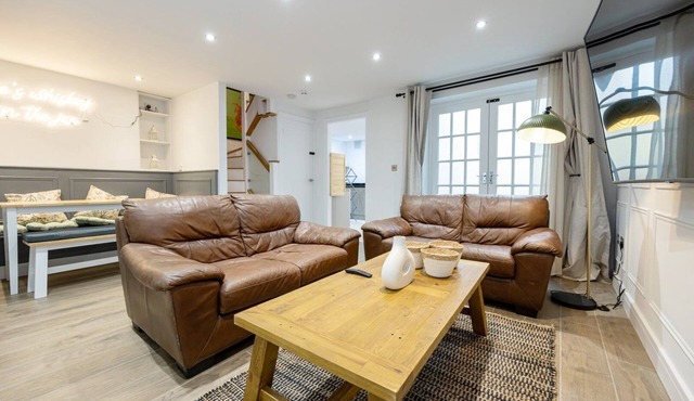 GuestReady - Georgian Quarter retreat with terrace