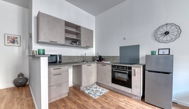 GuestReady - Grey velvet in Villeurbanne