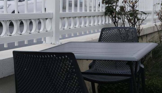 GuestReady - Monochromatique near the port