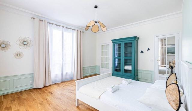 GuestReady -New Flat direct line to Champs-Élysées