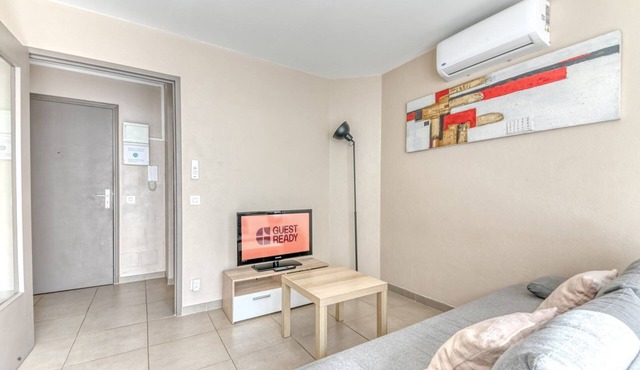 GuestReady - Sleek sunny comfort near the tram