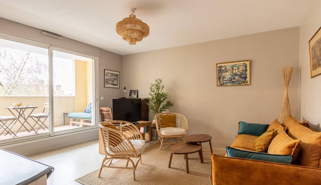 GuestReady - Spacious and quiet 2 bedrooms with red cross slopes