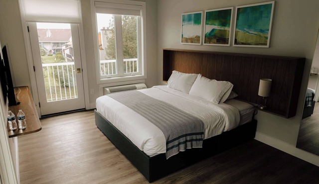Guestroom - 1 King Su
