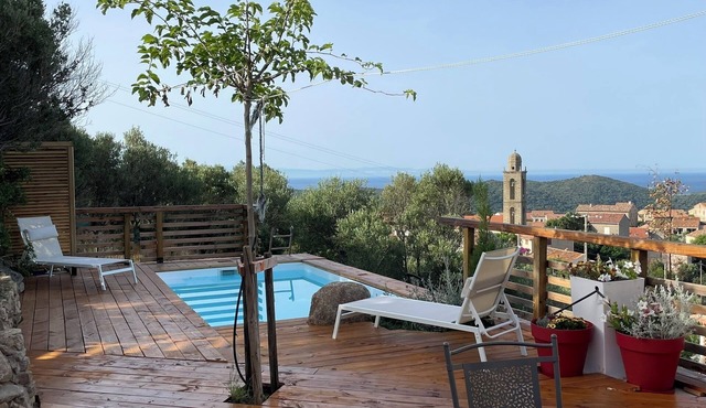 'Guetali Du Rocher' with Sea View, Wi-Fi, and Air Conditioning