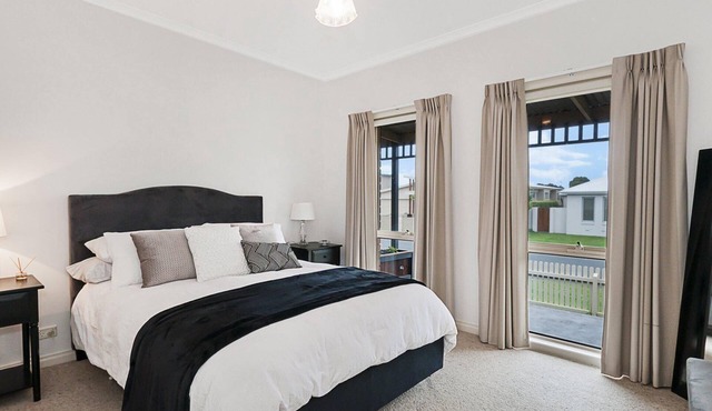 Guildford Cottage - Close to town