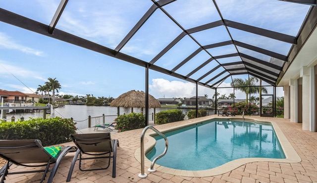 Gulf Access, Southern Heated Pool, Kayaks, Bikes, Tiki Hut - Villa Salty Shoreline - Roelens