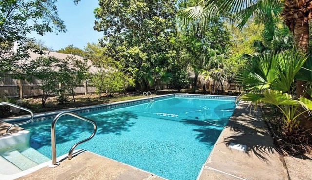 Gulf Breeze Oasis with Private Pool