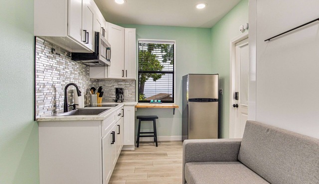 Gulf Breeze Studio Bayfront Hideaway Sleeps 2
