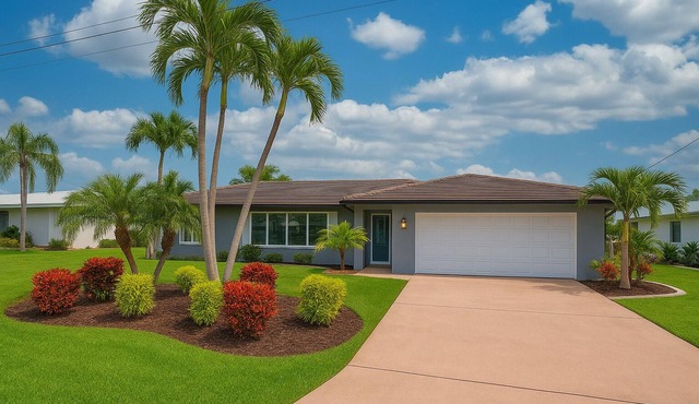 Gulf Coast Getaway-Pool/Beach/Dining & Excursions and minutes to Gulf of Mexico