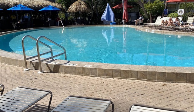 Gulf coast Inn Of Naples condo