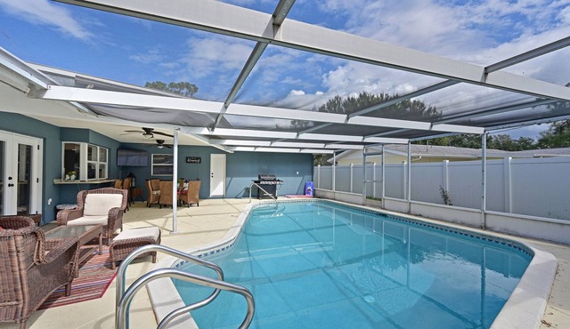 Gulf Coast Retreat - Private Pool, BBQ, Pets OK