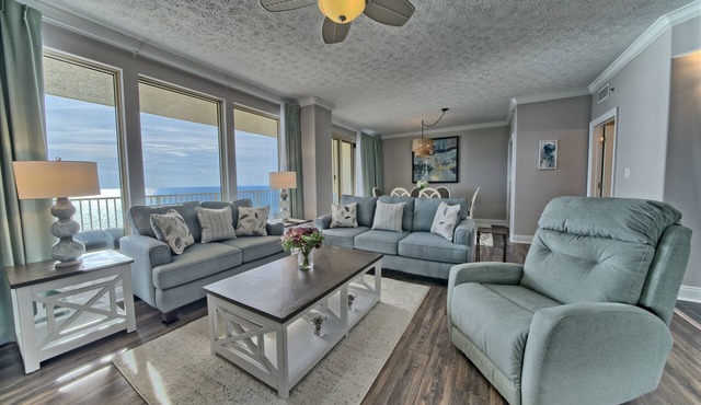 Gulf Crest Haven: Unit 702- Beachfront Bliss!