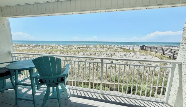 GULF FRONT BCH SERVICE INCL. 2ND FLOOR UNIT-NOW BOOKING SPRING AND SUMMER DATES!