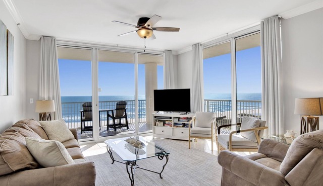 Gulf Front Beach Club - Renovated Corner Condo, Direct Gulf Views! Pool, WIFI