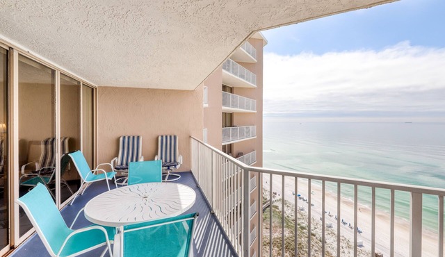 Gulf-front condo w/view, 3 resort pools, tennis & 1,500 ft of resort beachfront