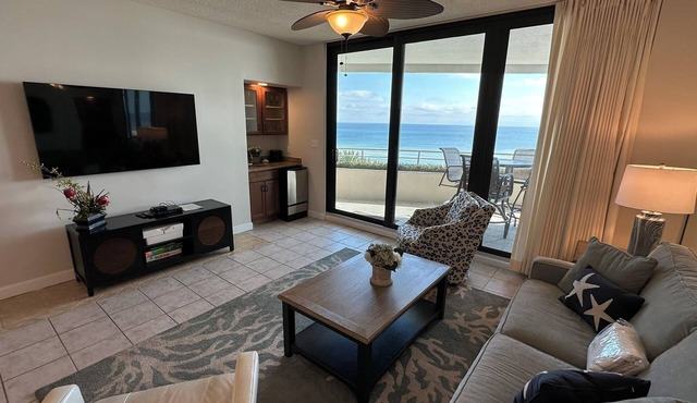 Gulf Front Condo with Stunning Views!