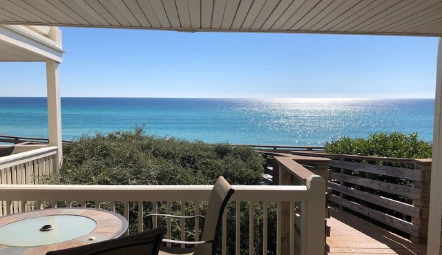GULF FRONT - GREAT VIEWS - Direct Walk Out, Only Steps to Beach