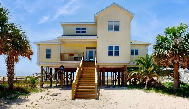 Gulf-front home in a gated community with easy access to the beach & amazing views