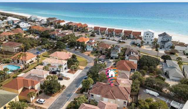 Gulf Front Pool! Peaches and Cream at La Valencia! Beautiful! West End Townhome
