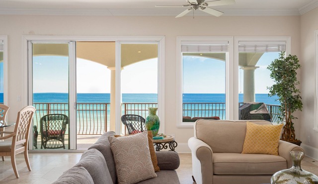 Gulf Front, Pool, Hot Tub- 2 Kitchens - Gated Community in Destiny by the Sea