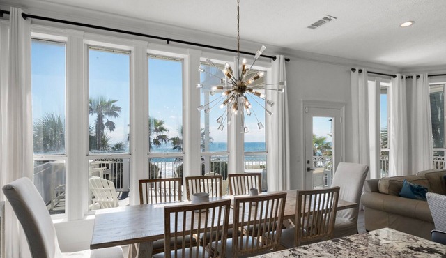 Gulf-Front, Pool, Stunning Gulf Views, Beach Setup + Free Attraction Tickets!