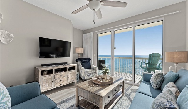 GULF FRONT *Renovated* - 2 BR + Private Room w/a Full bed ~ Owner Managed!