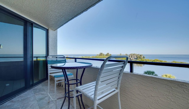 Gulf-Front Views: Coastal Hudson Condo!