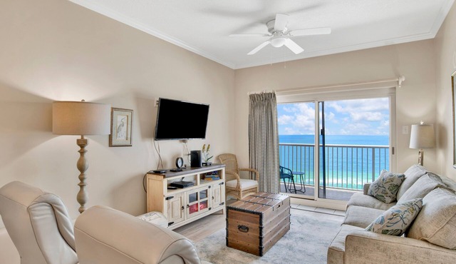 🐬Gulf Front with Gorgeous Views | Great Amenities | Tradewinds 1305🐬