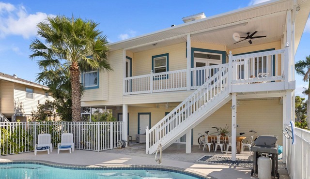 Gulf getaway! Boat dock, HEATED saltwater pool