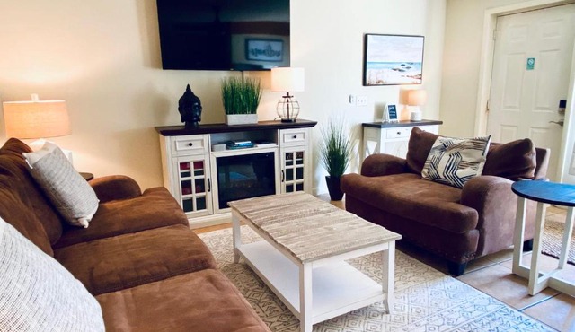 Gulf of Mexico Getaway! Steps 2 sand, sun & surf! Car available!