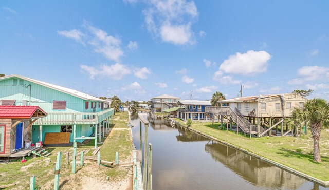 Gulf of Mexico Beach Cottage: Walk to Boat Ramp!