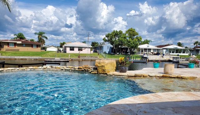 Gulf of Mexico Canal Cottage with Boat Dock and Heated Pool