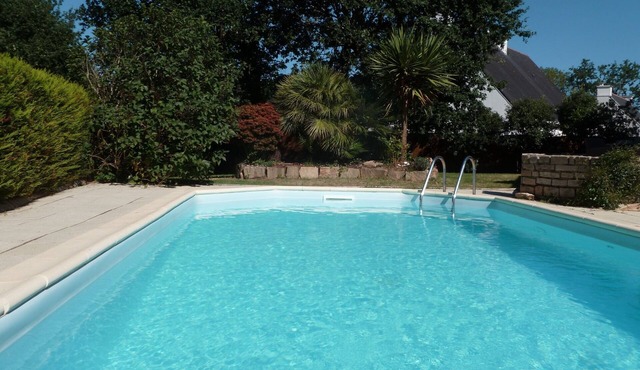 Gulf of Morbihan, beautiful bright house with swimming pool. Countryside, river, ocean