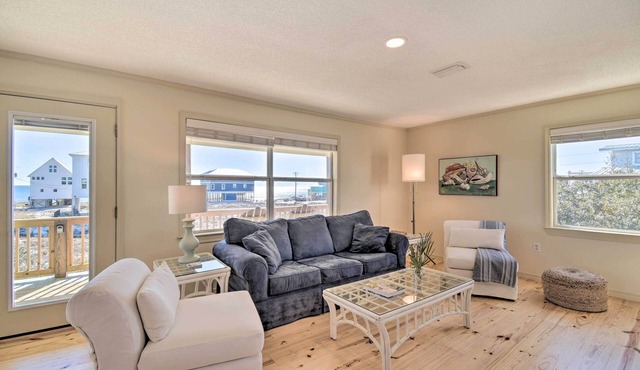 Gulf Shores Rental w/Large Porch - Walk to Beach